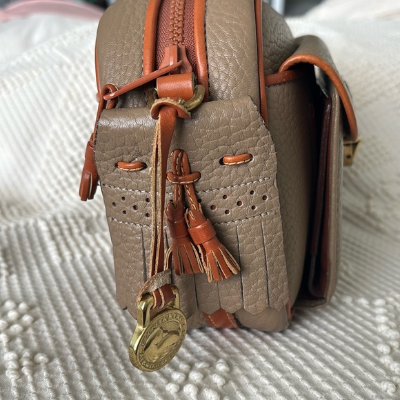 Rare Vintage Dooney and Bourke camera crossbody bag - Picture 5 of 16